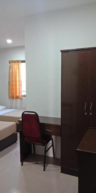Krs Pines Hotel *